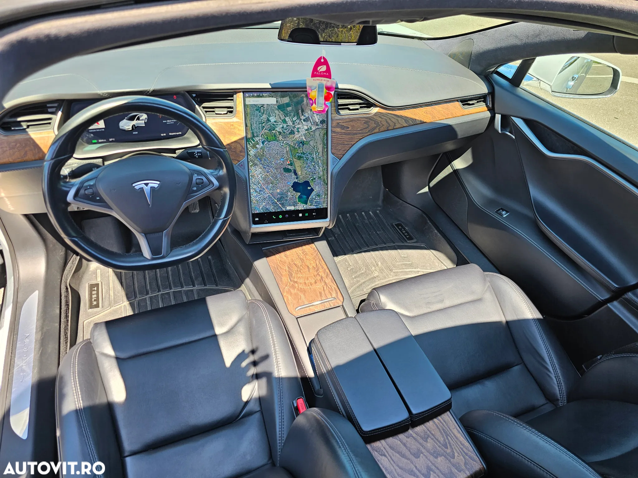 Tesla Model S - 10
