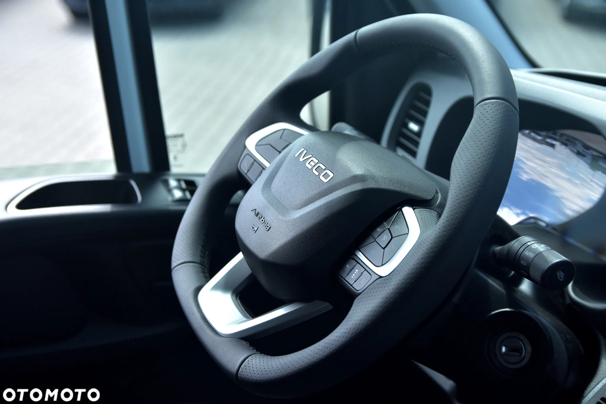 Iveco Daily automat 35S18 zabudowa 10EP międzynarodówka - 11