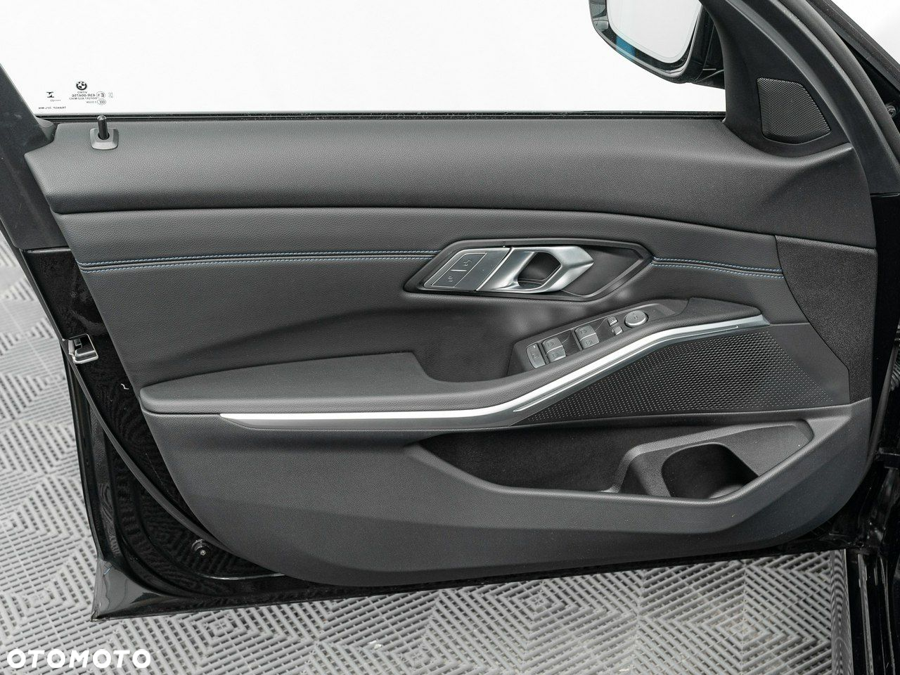 BMW Seria 3 318i M Sport - 13