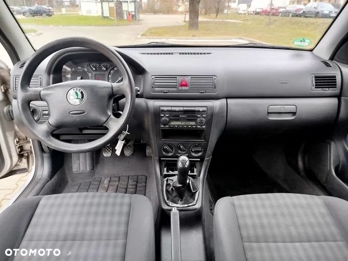 Skoda Octavia 1.6 Selection - 10