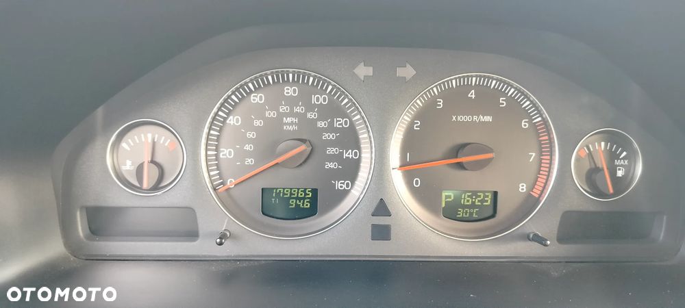 Volvo XC 70 - 24