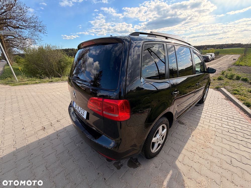 Volkswagen Touran - 4