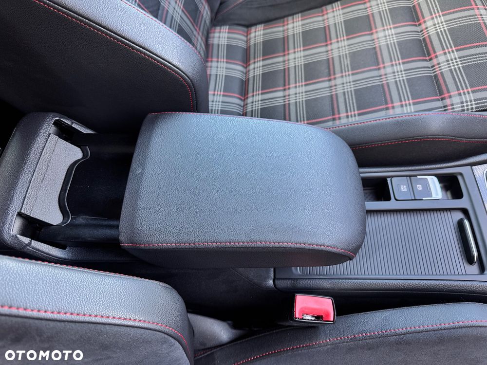 Volkswagen Golf 2.0 TSI BMT GTI Performance DSG - 27
