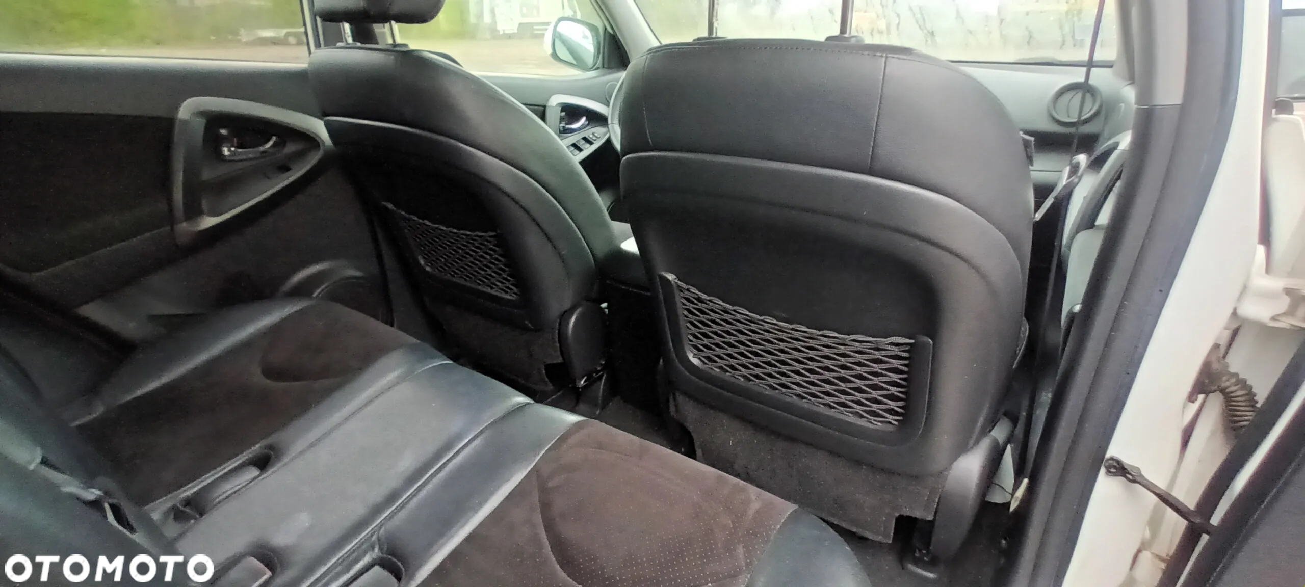 Toyota RAV4 2.2 D-4D Premium - 17