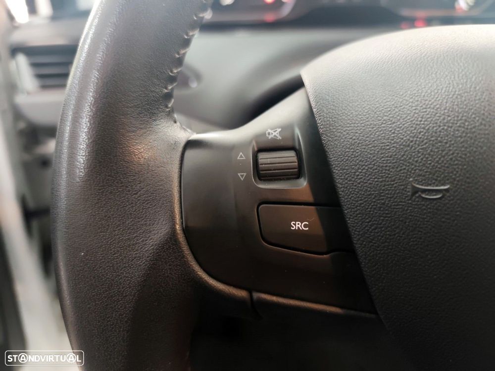 Peugeot 208 1.2 VTi Active - 19