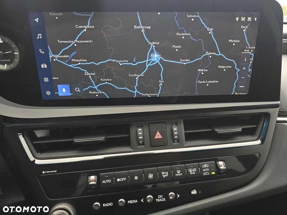 Lexus ES 300h Business Edition - 18