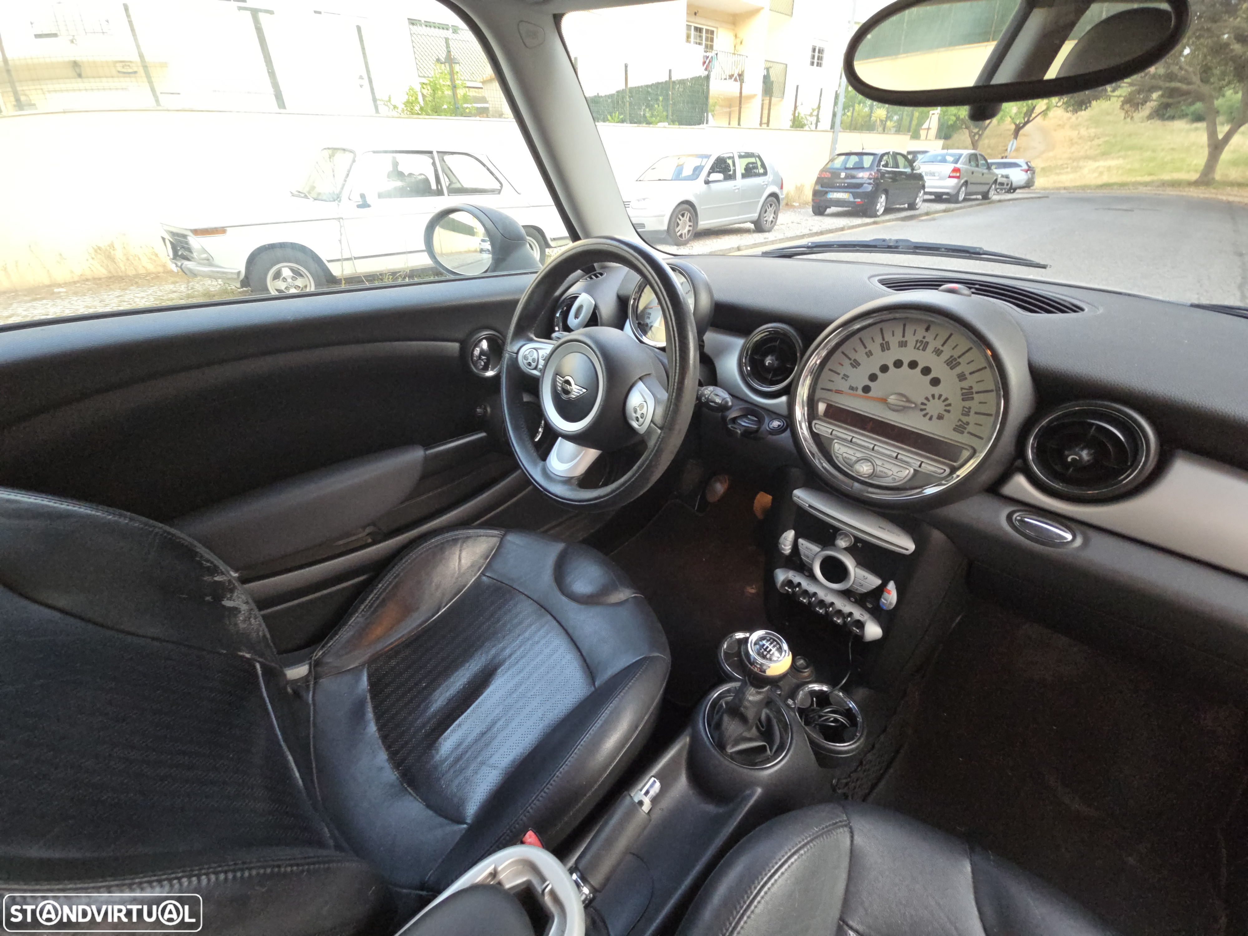 MINI 3 Portas Cooper D - 16