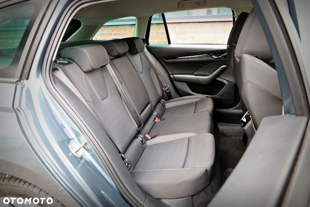 Skoda Octavia 2.0 TDI SCR Ambition DSG - 22