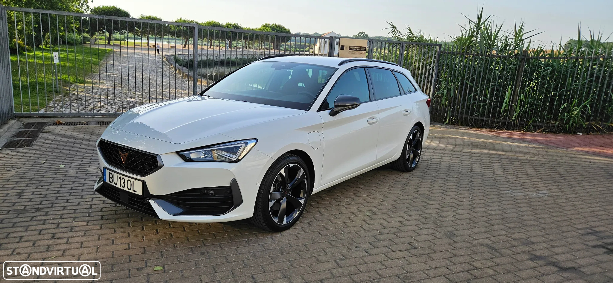 Cupra Leon ST 1.4 e-Hybrid MID DSG - 2