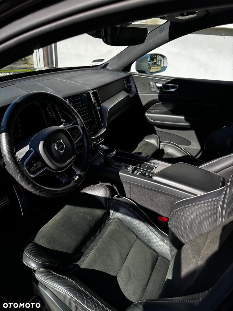 Volvo XC 60 T6 AWD R-Design - 9