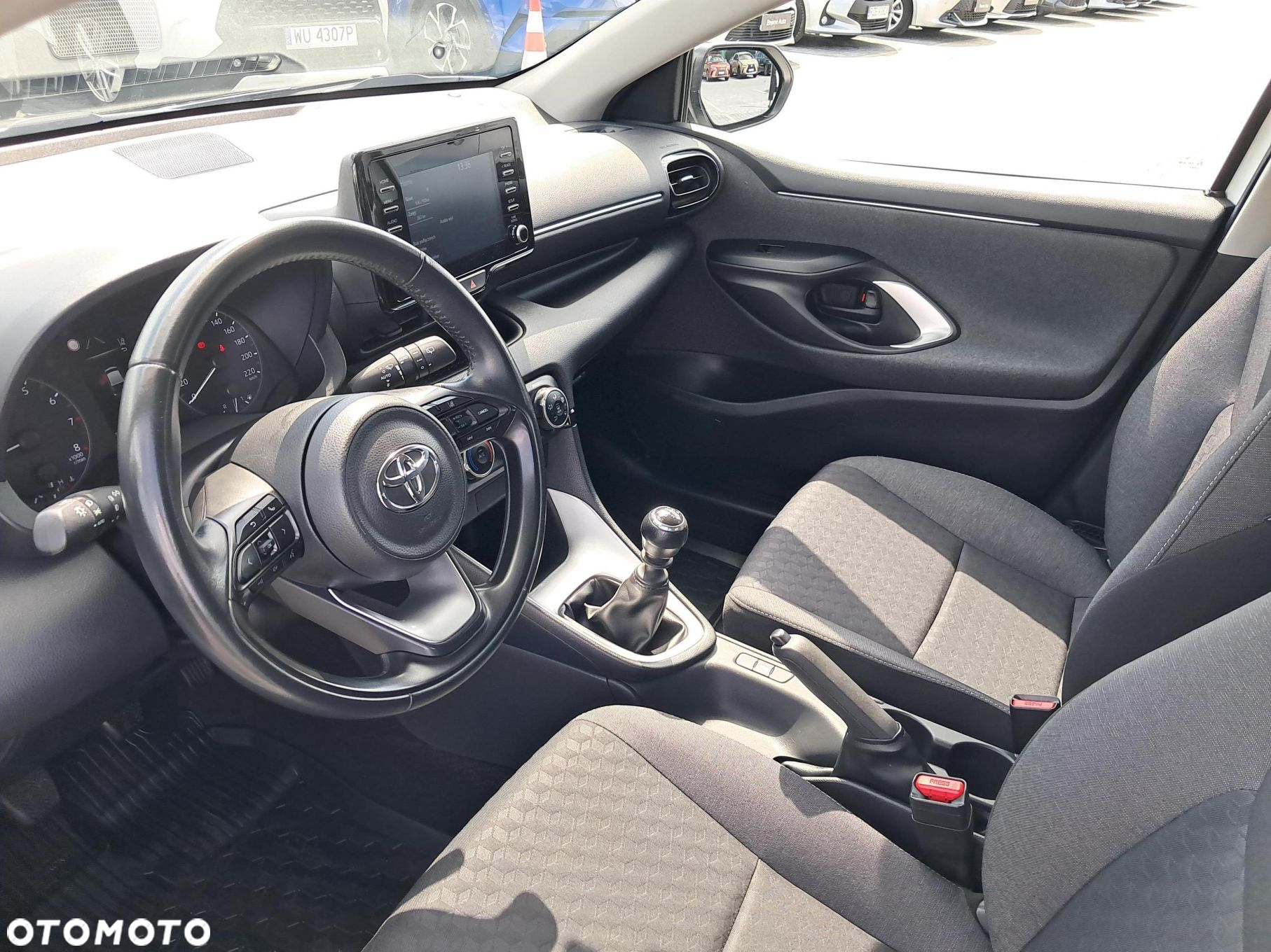 Toyota Yaris - 16