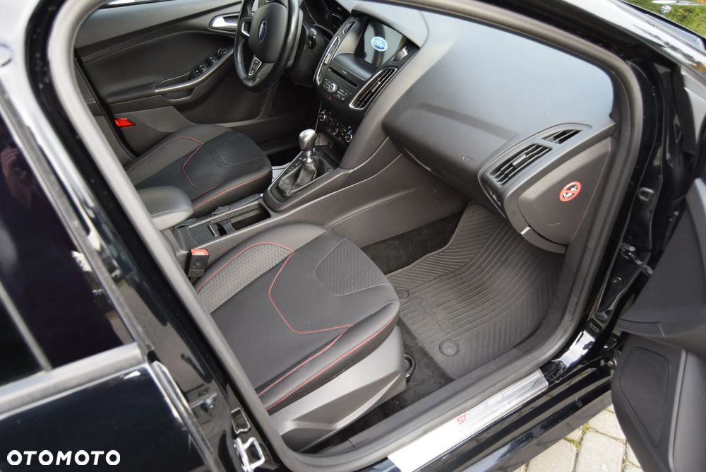 Ford Focus 1.5 TDCi ST-Line - 8
