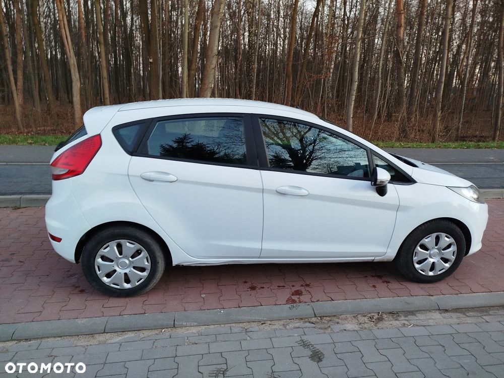 Ford Fiesta 1.4 TDCi Ambiente - 4