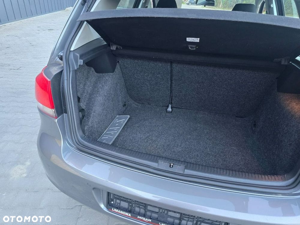 Volkswagen Golf - 37