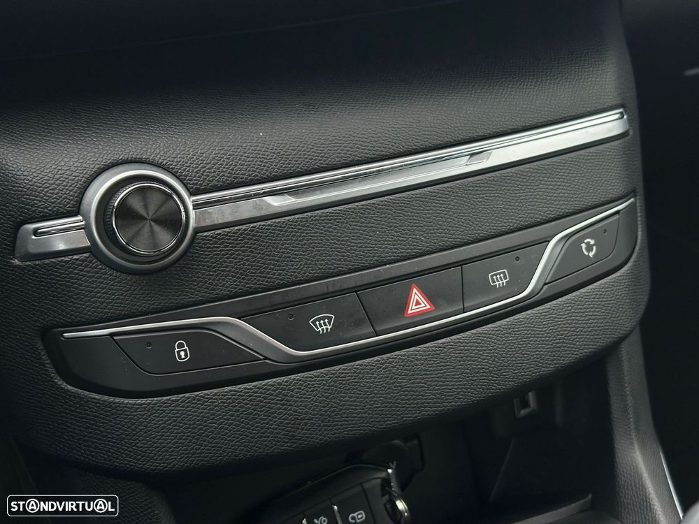 Peugeot 308 1.5 BlueHDi GT Line - 24