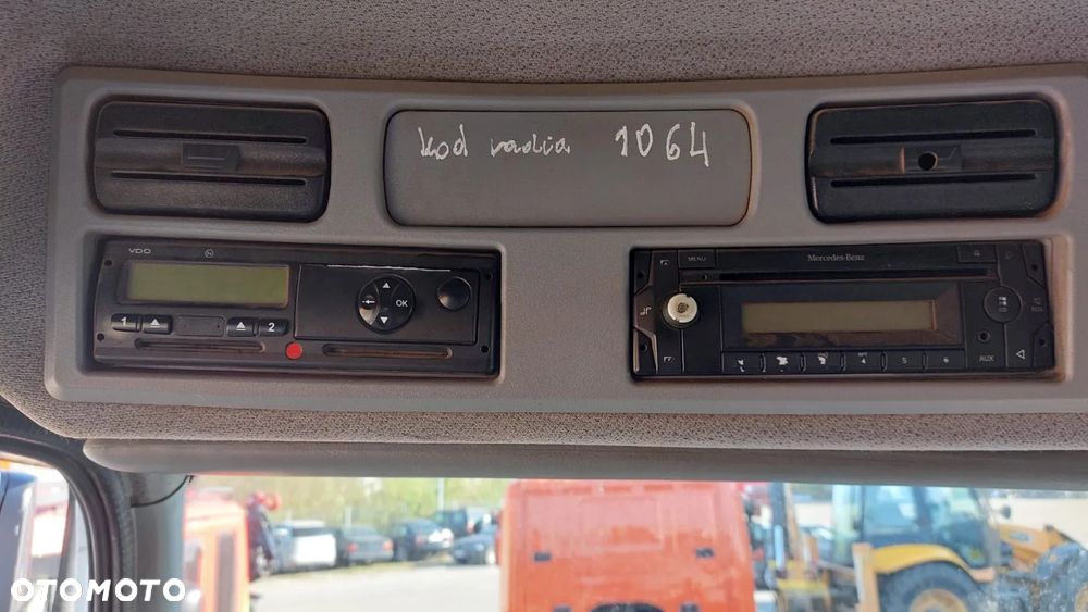 Mercedes-Benz AXOR 1833 - 12