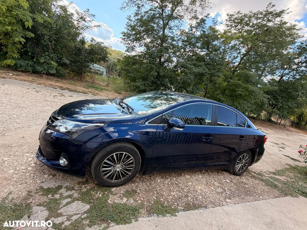 Toyota Avensis 2.0 D-4D Elegance - 1