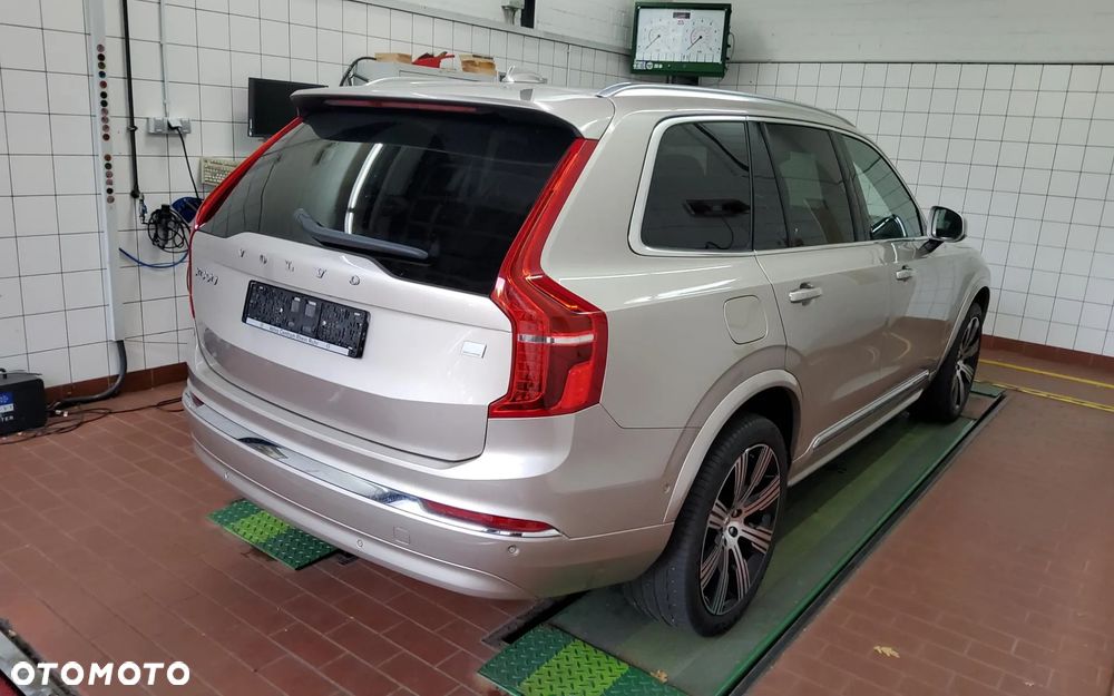 Volvo XC 90 - 2