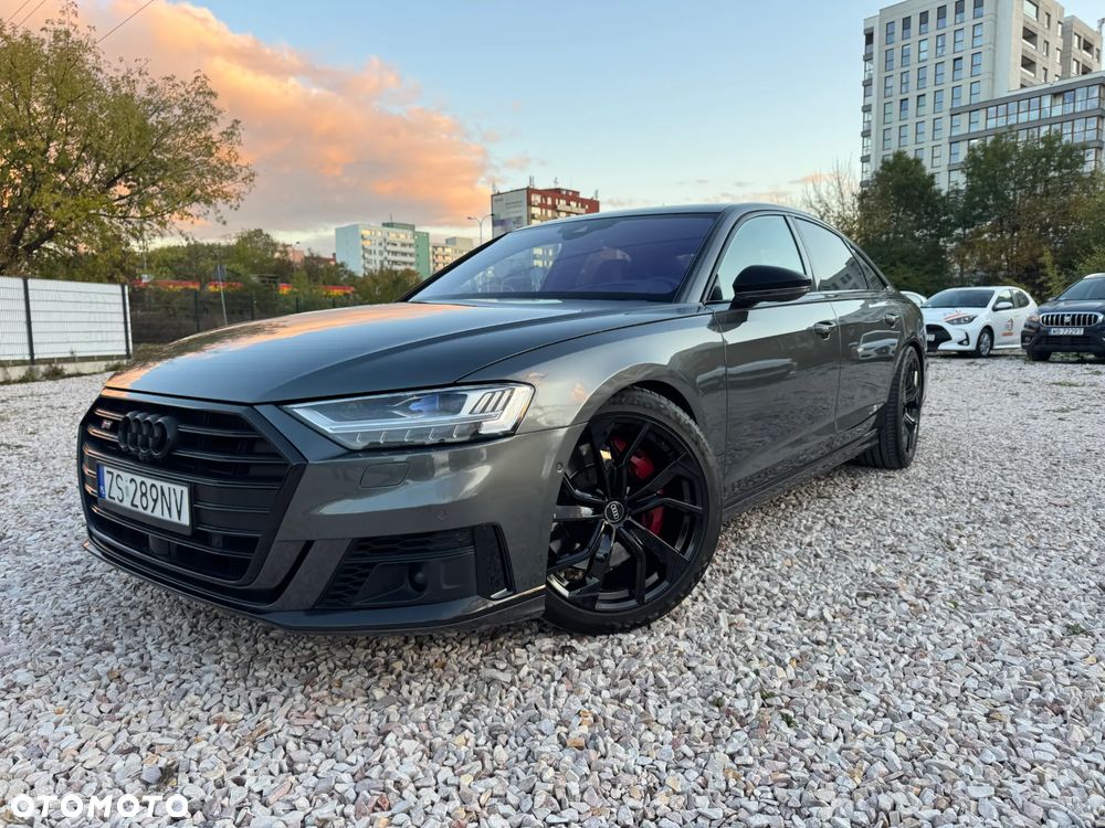 Audi S8 - 1