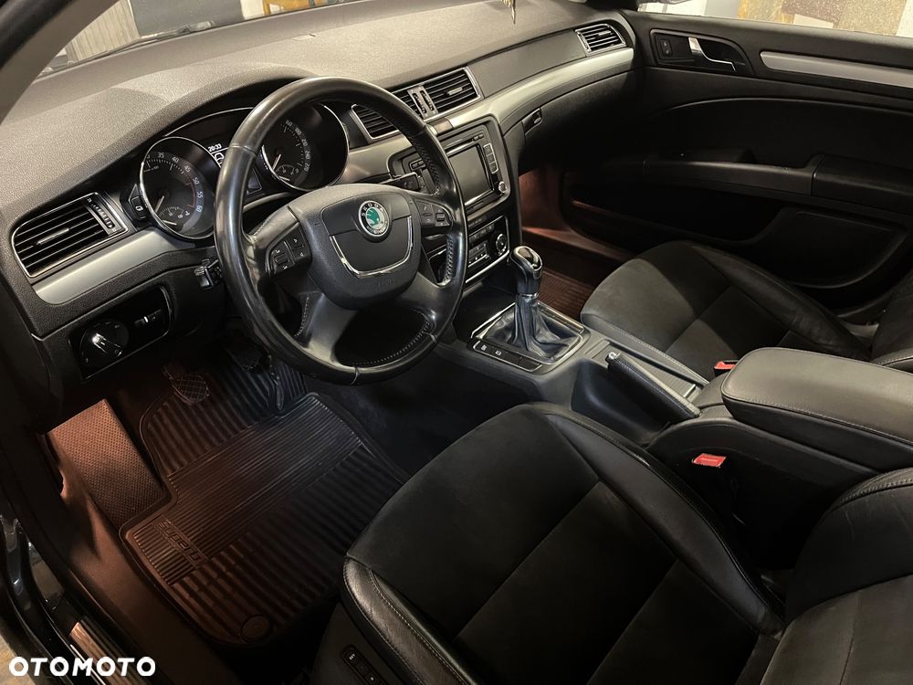 Skoda Superb 2.0 TDI PD Elegance - 5