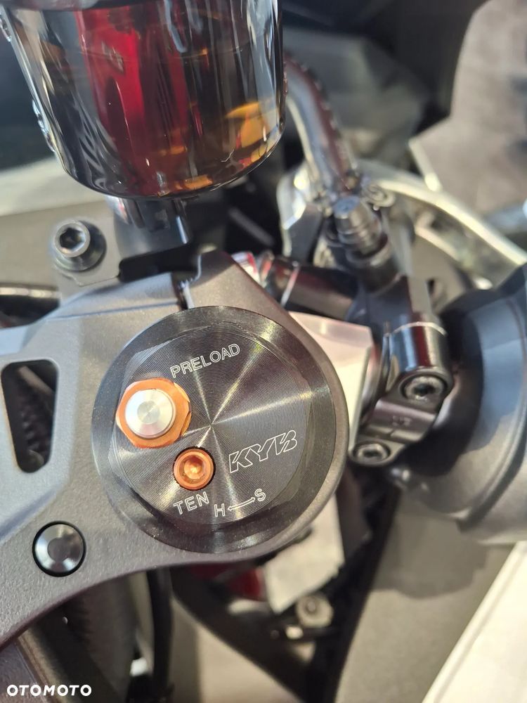 Yamaha R9 - 20