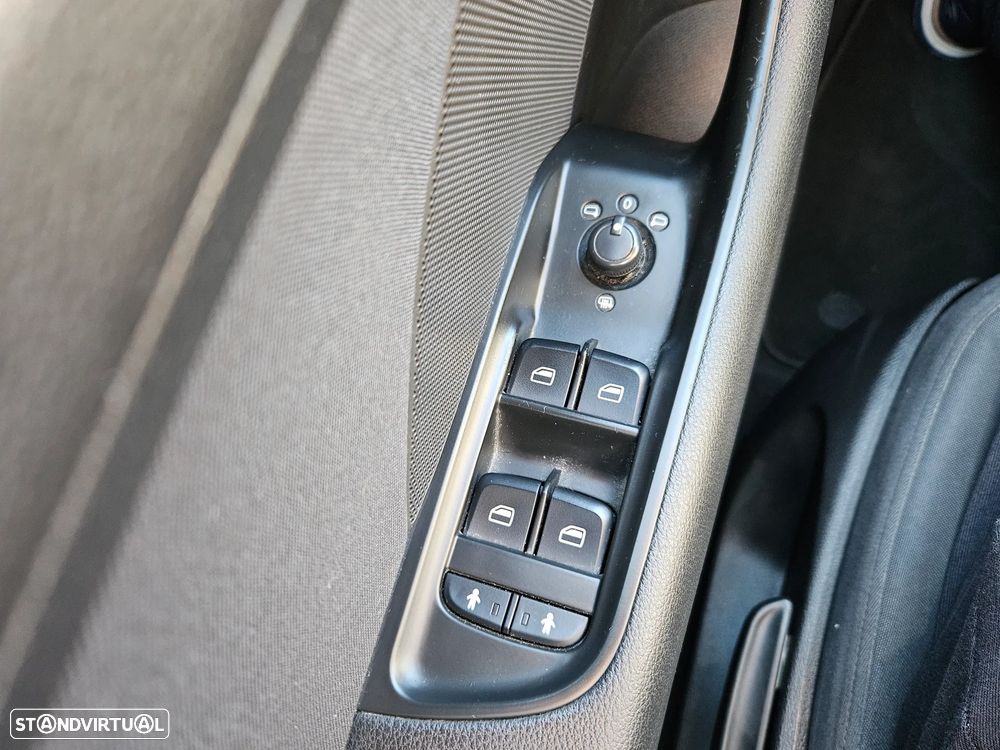 Audi A3 Sportback 2.0 TDI - 4