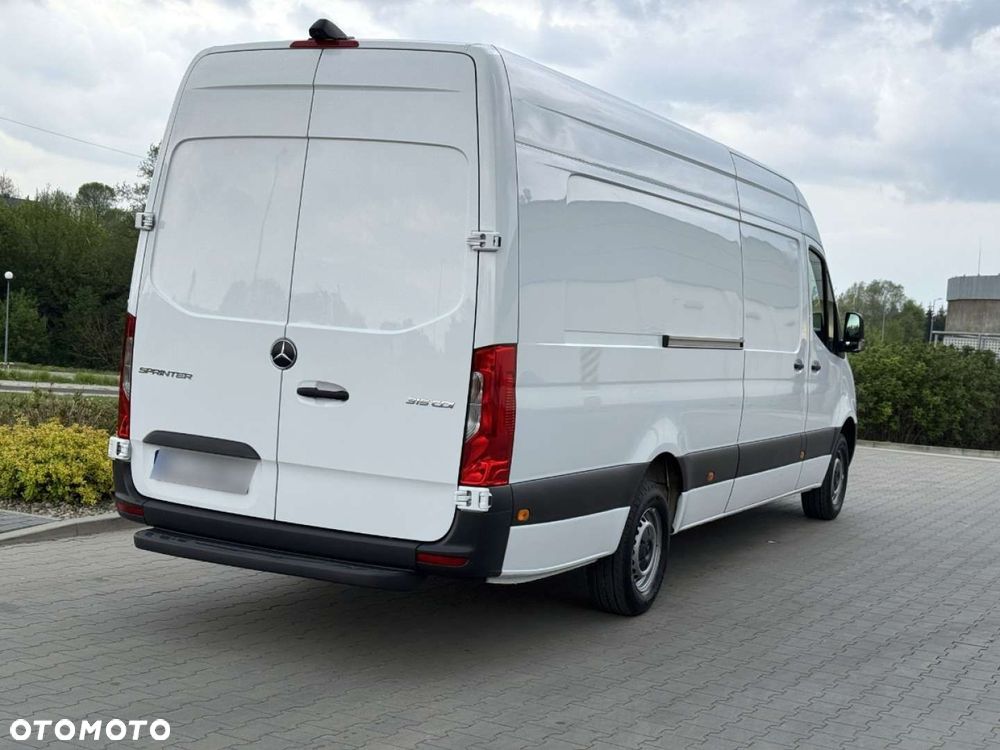 Mercedes-Benz Sprinter - 23
