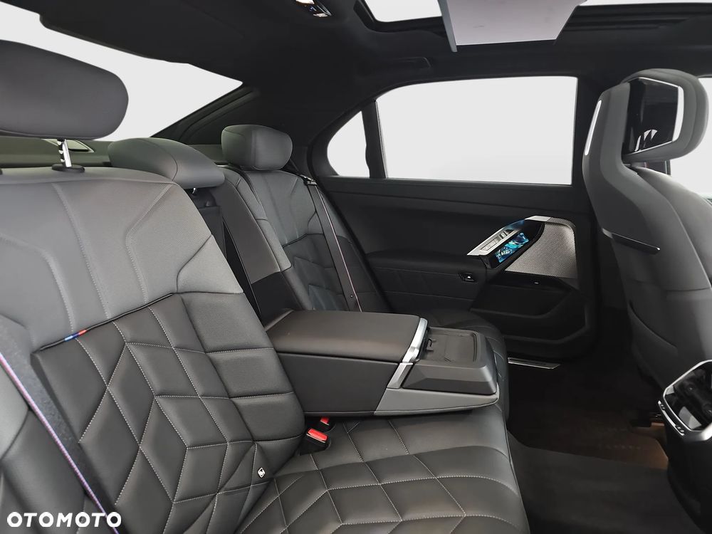 BMW Seria 7 - 34