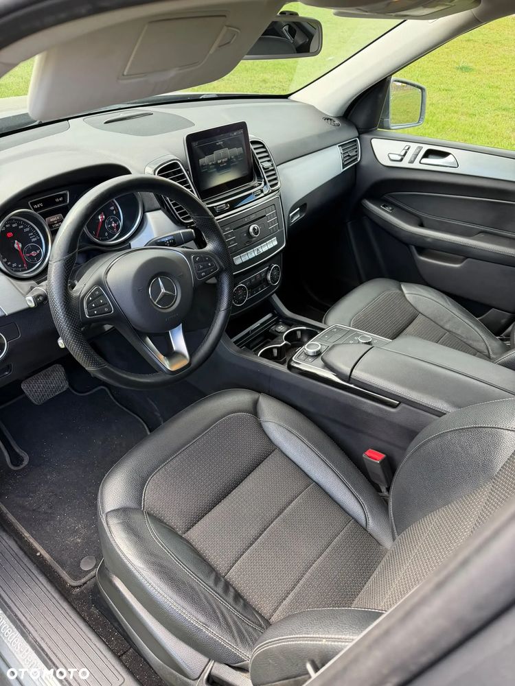 Mercedes-Benz GLE - 12