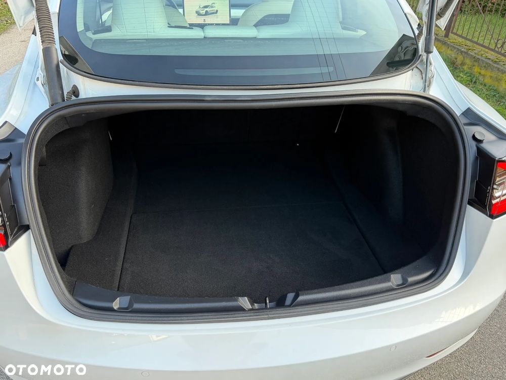 Tesla Model 3 RWD - 35
