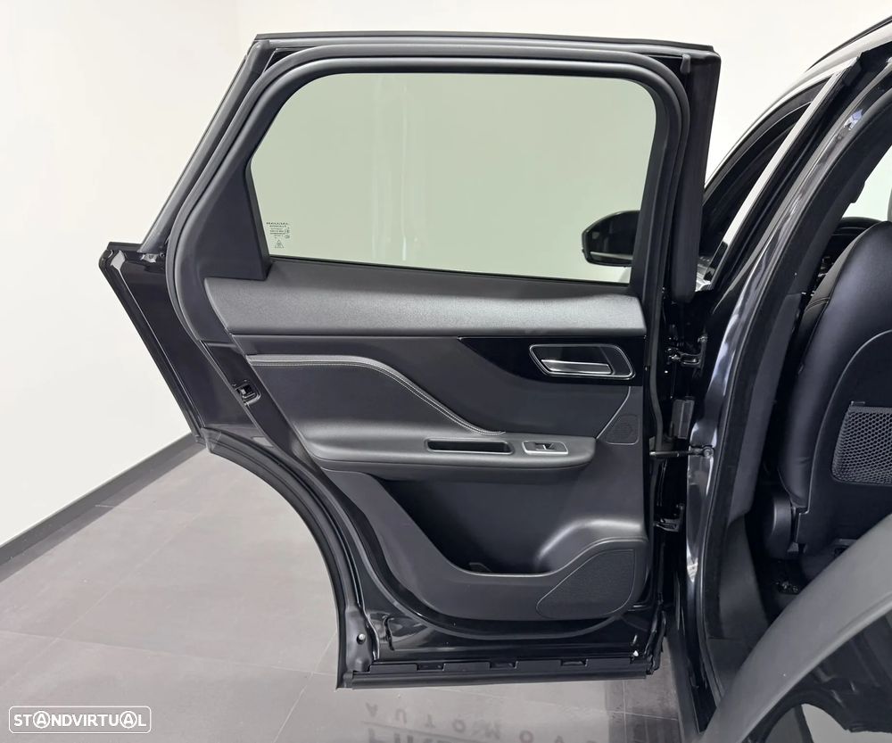 Jaguar F-Pace 2.0 i4D R-Sport Aut. - 46