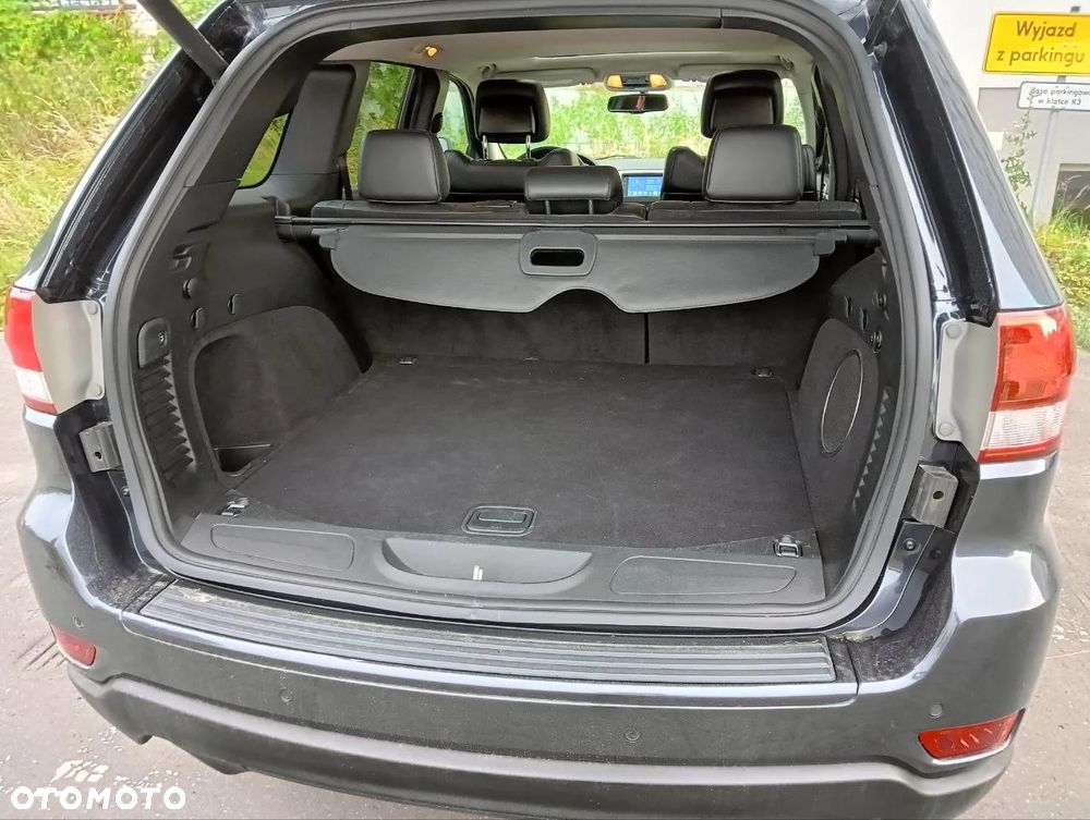 Jeep Grand Cherokee - 12