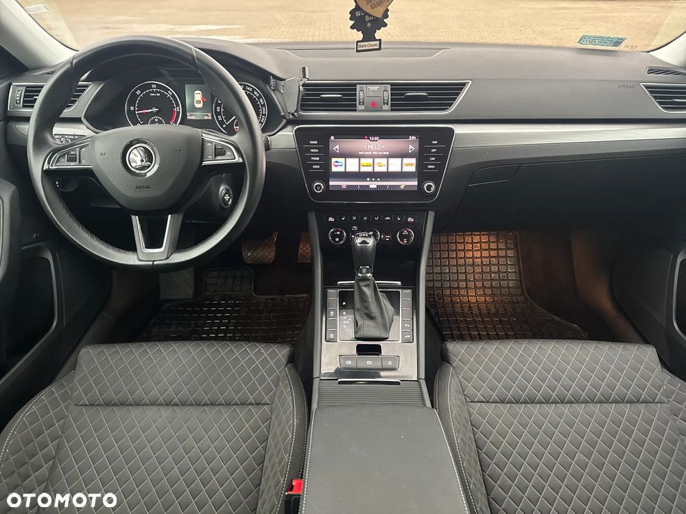 Skoda Superb 2.0 TDI SCR Style DSG - 24