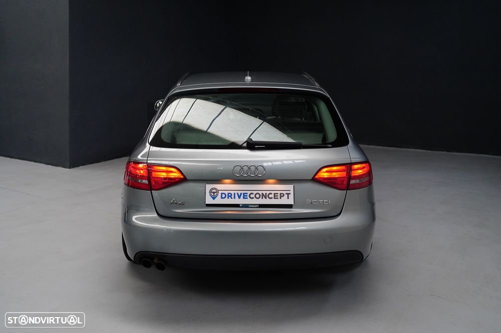 Audi A4 Avant 2.0 TDI Advance - 17