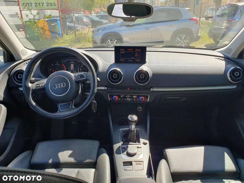Audi A3 Sportback 1.6 TDI DPF Ambiente - 14