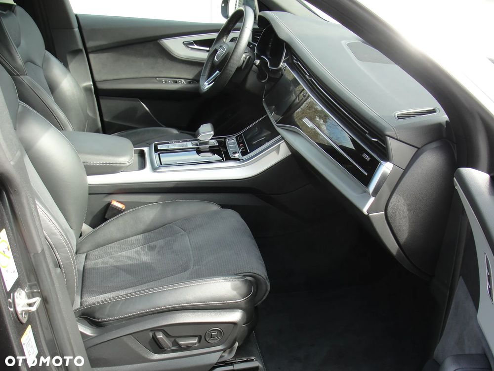 Audi Q8 55 TFSIe quattro tiptronic - 7