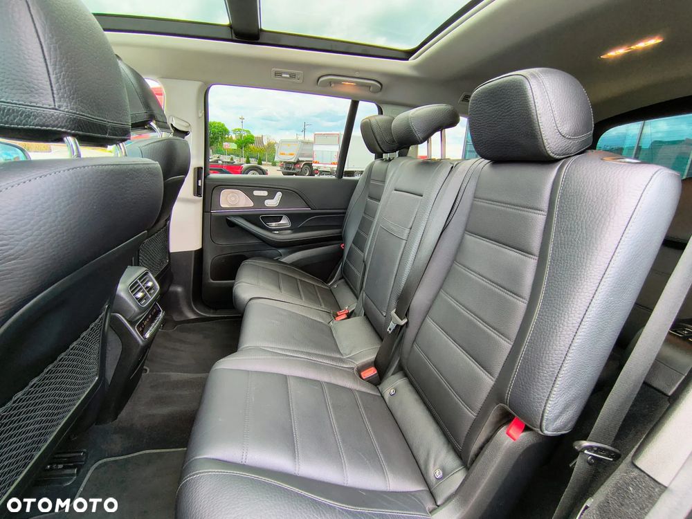 Mercedes-Benz GLS - 23