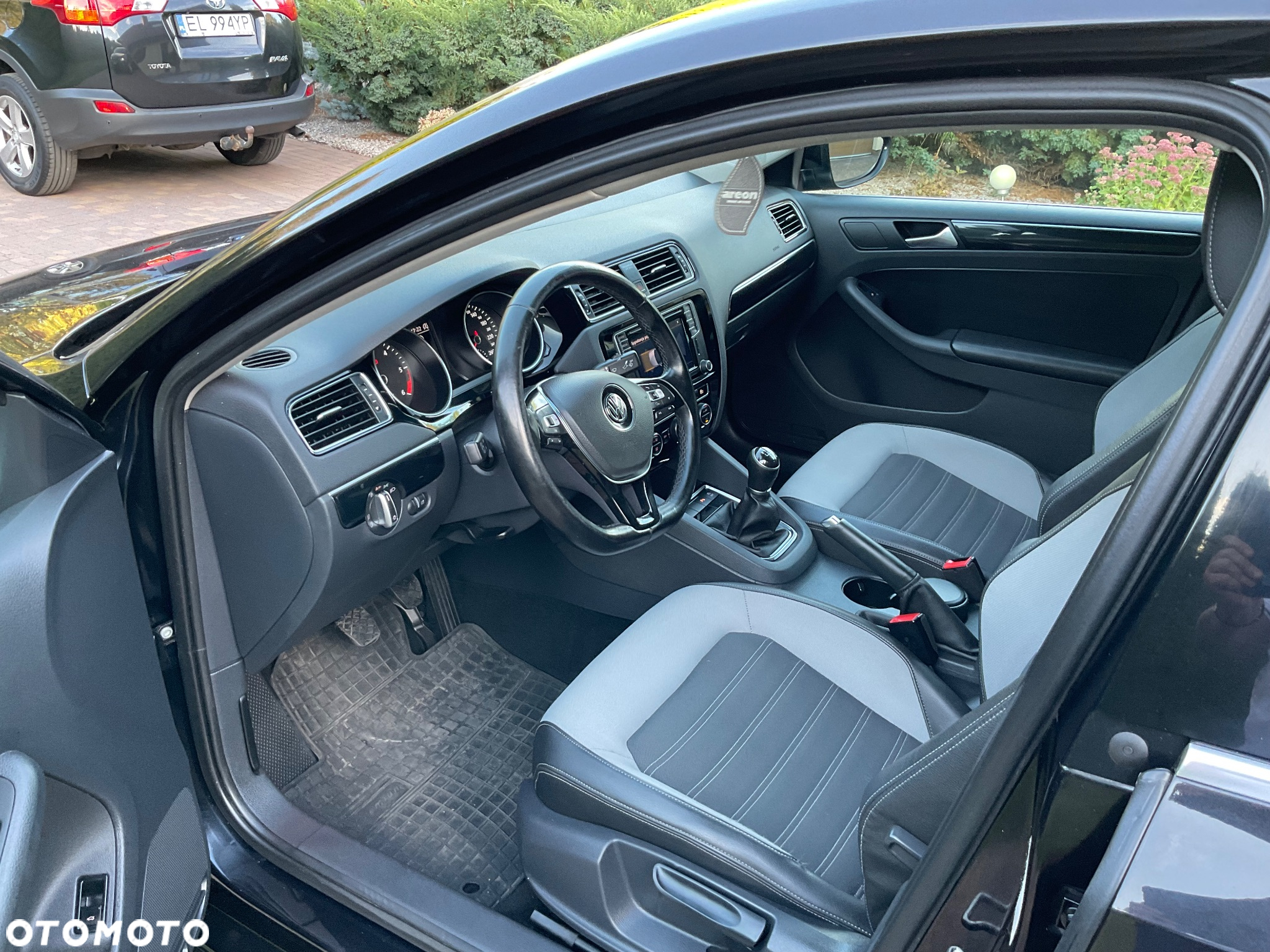 Volkswagen Jetta - 11