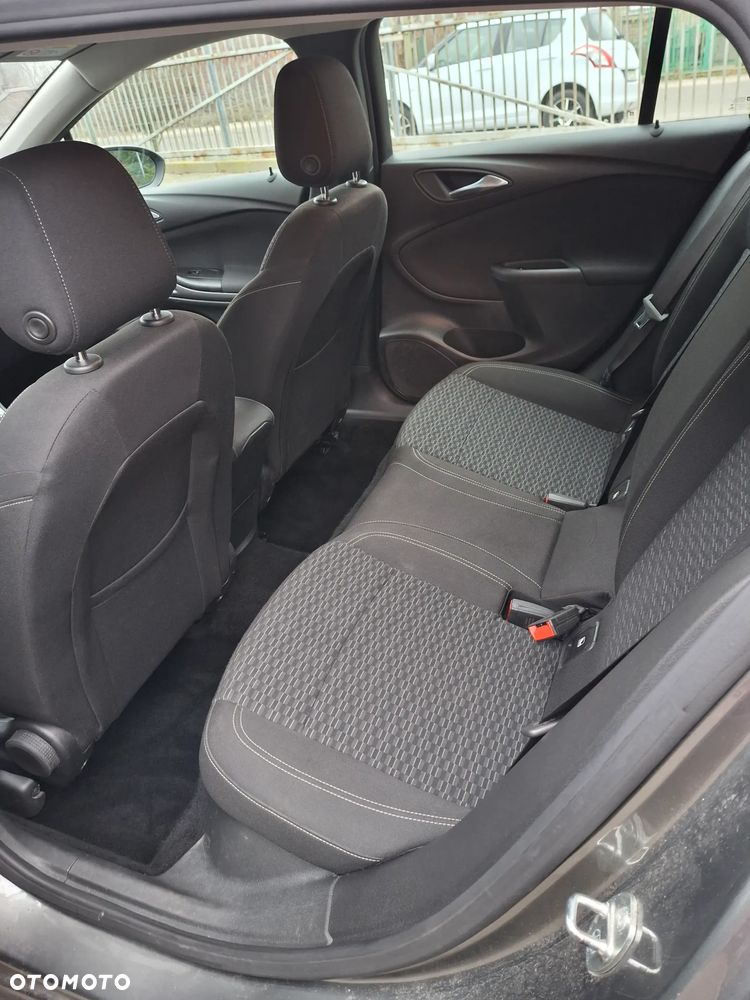 Opel Astra 1.4 T Dynamic S&S - 11