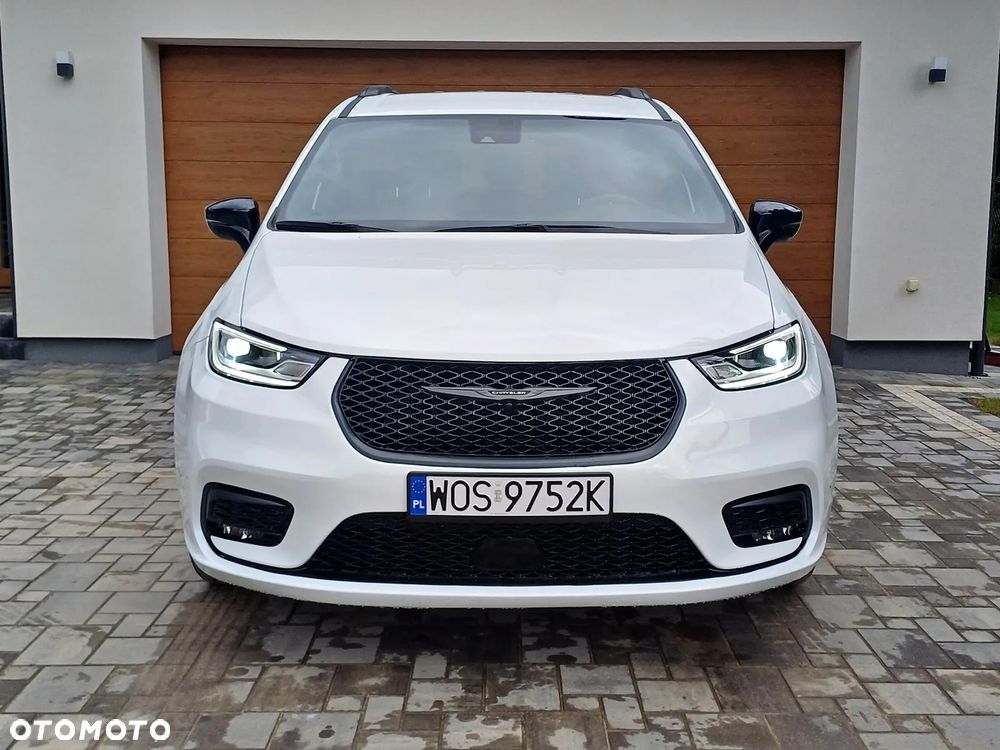 Chrysler Pacifica - 2