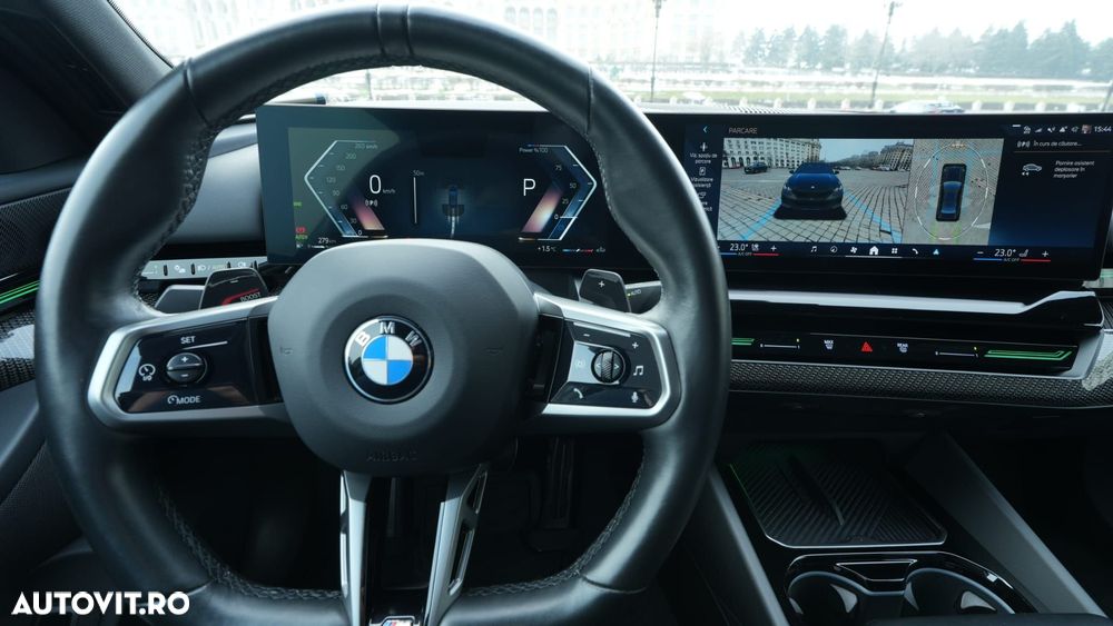 BMW Seria 5 520i AT MHEV - 24