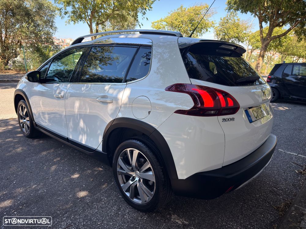 Peugeot 2008 1.2 PureTech Allure - 4