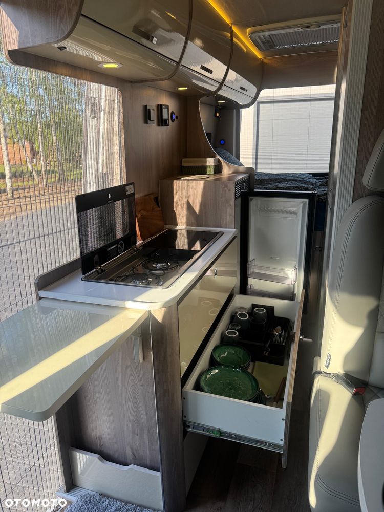 Mercedes-Benz Sprinter 319 Kamper - 8
