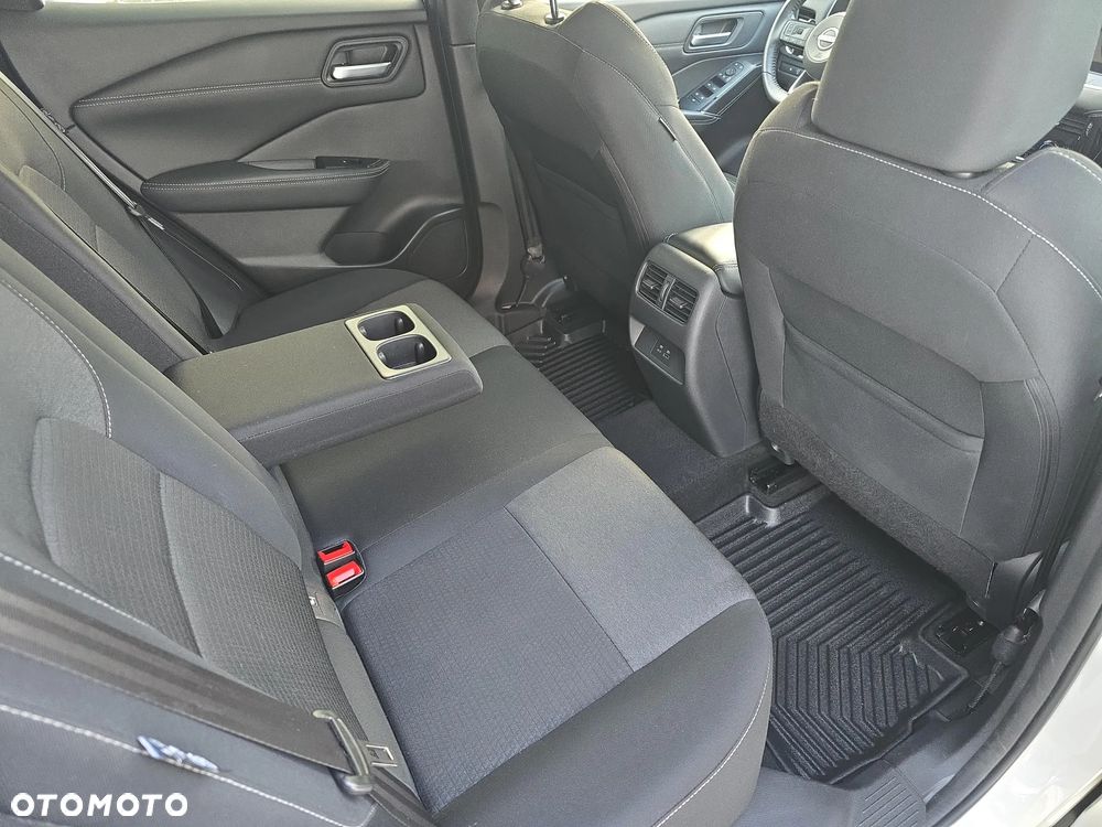 Nissan Qashqai ver-1-3-dig--t-mhev-n--connecta-xtronic - 19