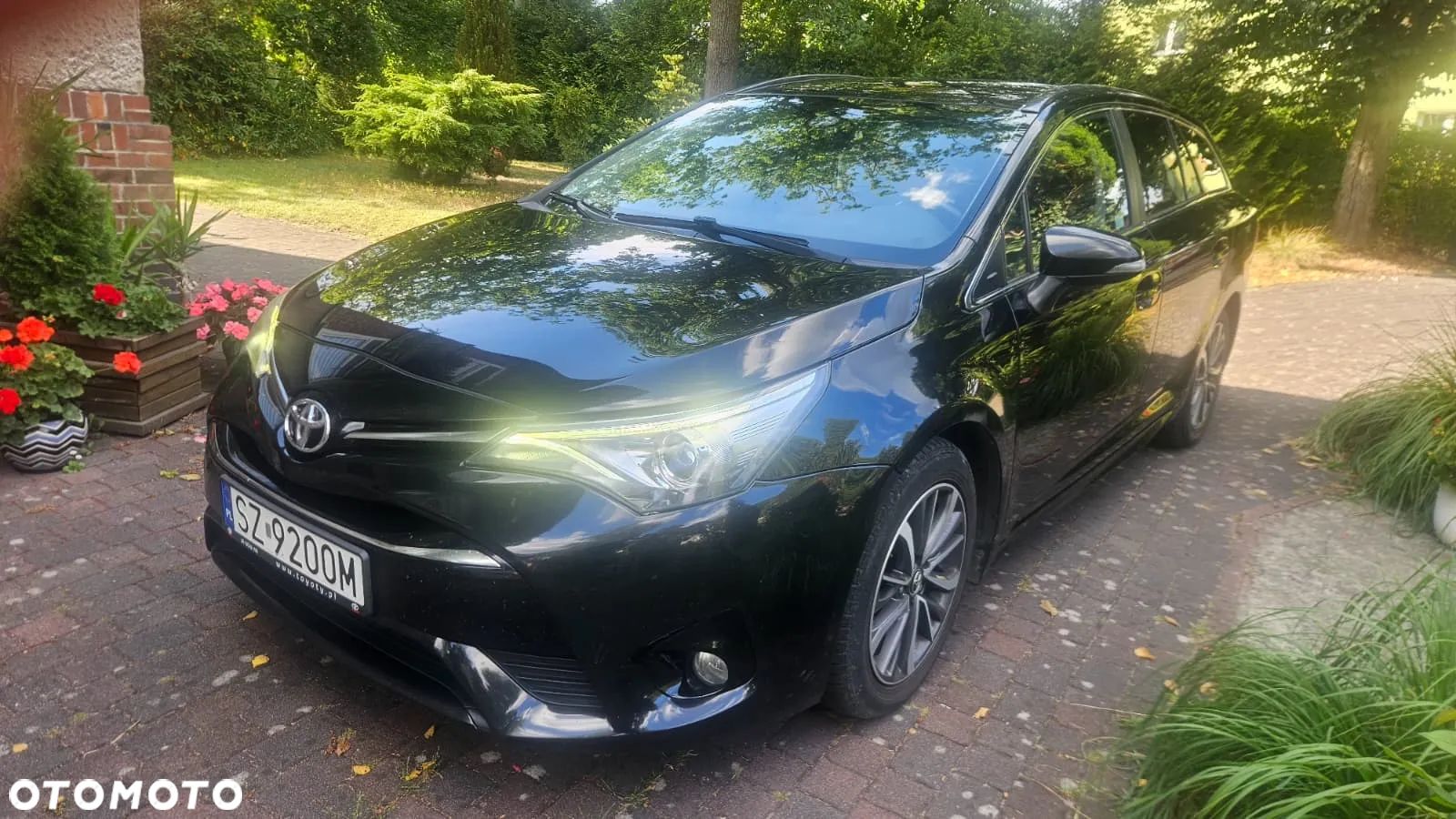 Toyota Avensis 2.0 D-4D Premium - 1