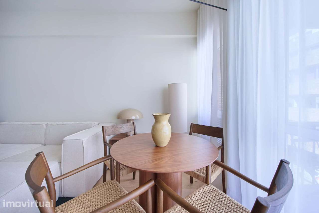Apartamento em Rua Doutor António Cândido, Lisboa - Grande imagem: 3/49