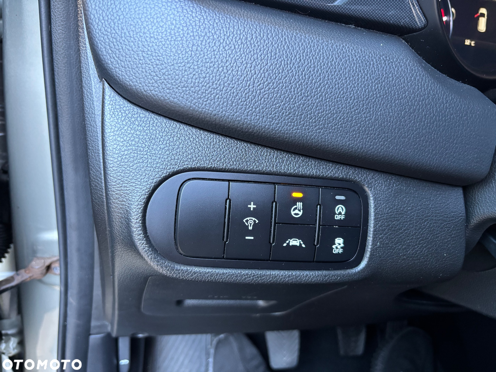 Kia Carens 1.7 CRDi 136 Dream Team Edition - 30