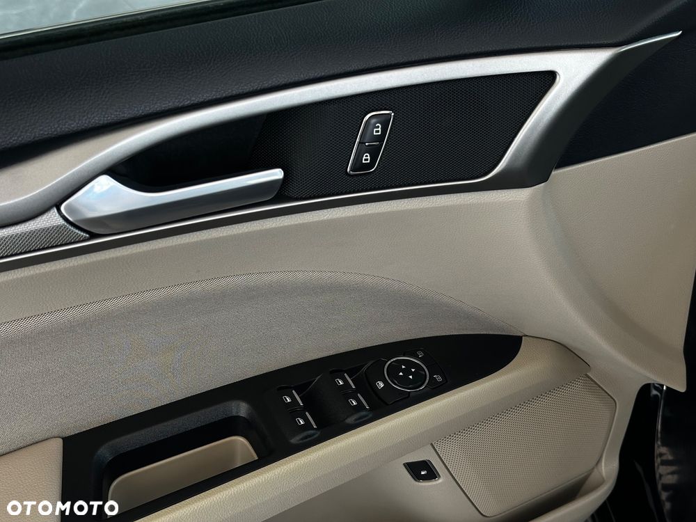 Ford Fusion - 14