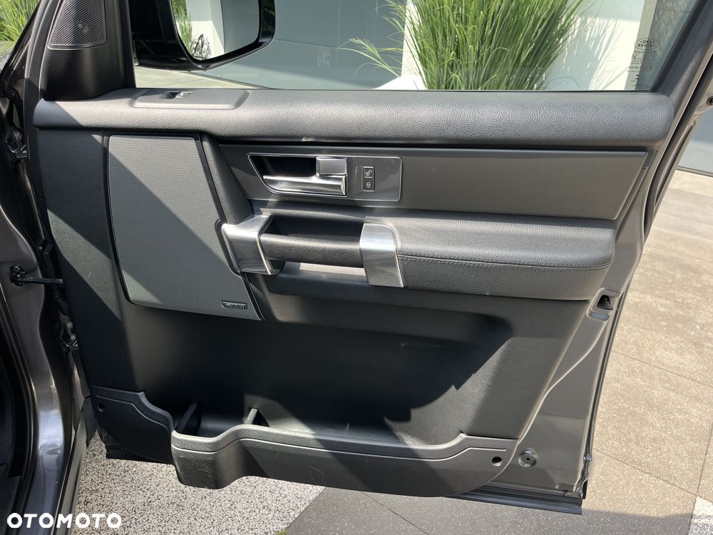 Land Rover Discovery 3.0 SD V6 HSE - 31