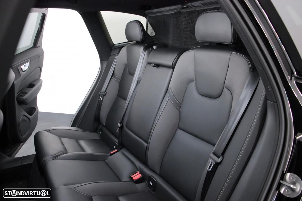 Volvo XC 60 2.0 T6 PHEV Black Edition AWD - 15